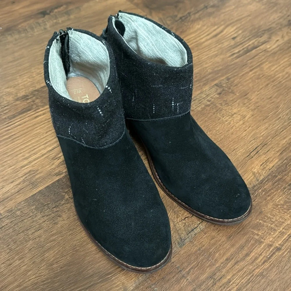 Toms Suede wool gray tassel zip ankle booties blocked heel size W7 - Picture 1 of 12
